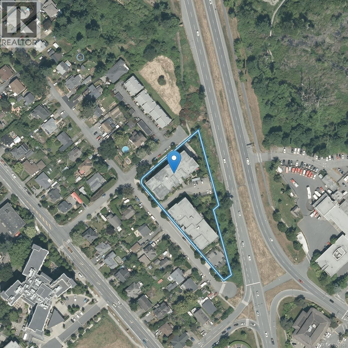 403 3815 Rowland Avenue, Saanich