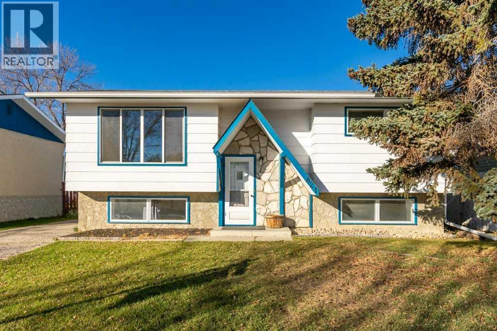 821 5 Street SE, High River