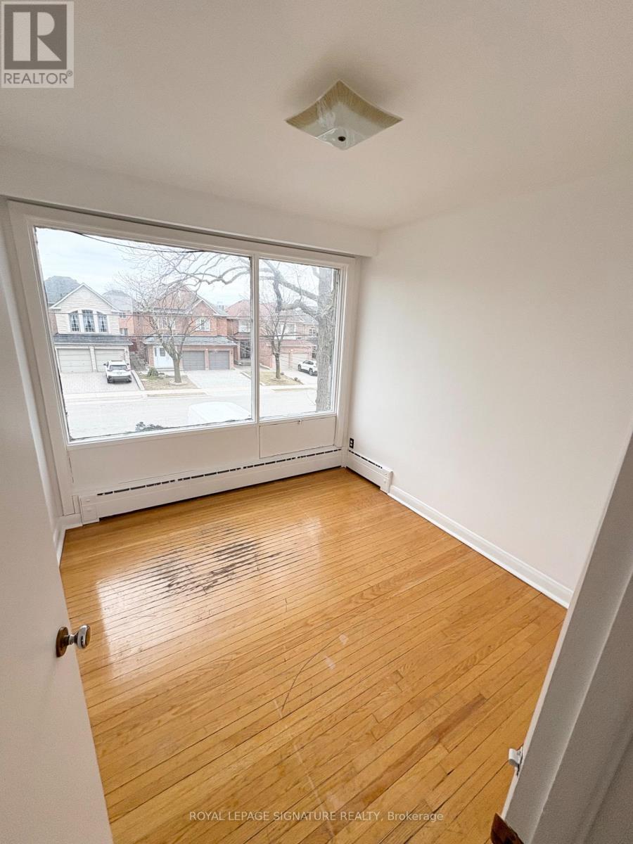 2ND FLOOR - 214 QUEENSLEA AVENUE, Toronto (Humberlea-Pelmo Park) — photo 4