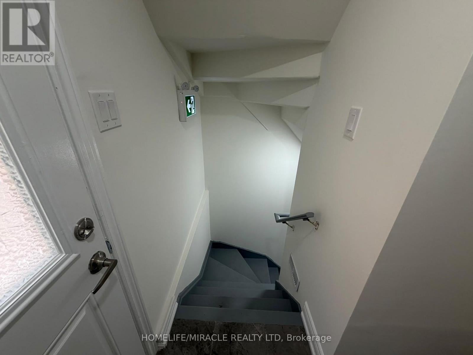 BSMT - 12 GOWER CRESCENT, Brampton (Sandringham-Wellington North) — photo 3