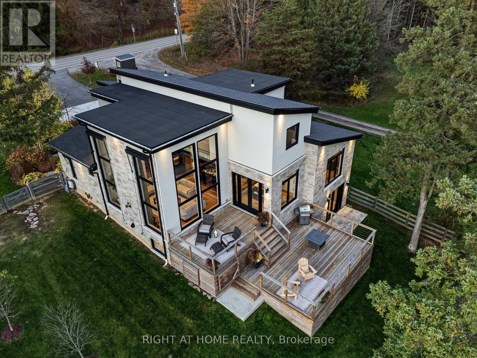 972 GOVERNORS ROAD, Hamilton