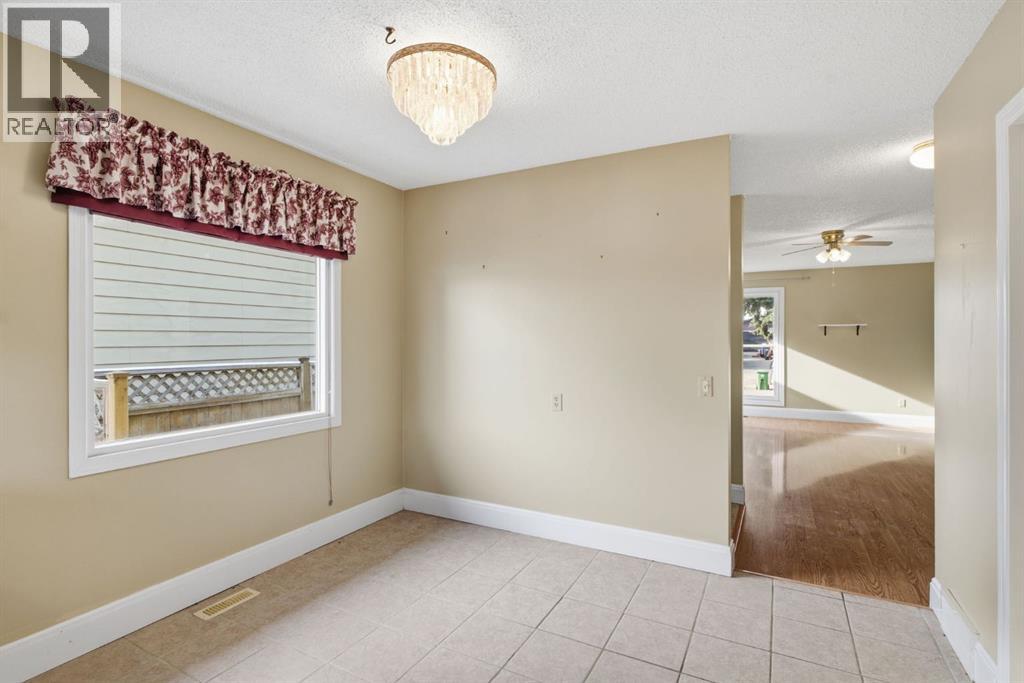 20 Glenpatrick Place, Cochrane — photo 15