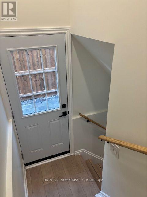 60 ALLISTER AVENUE N - 21