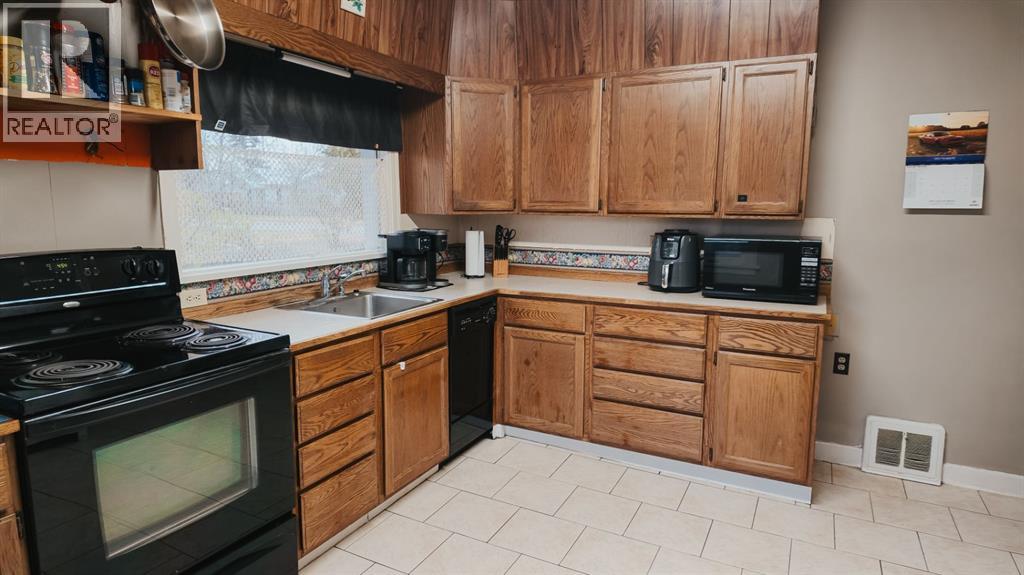 317 Grand Avenue, Carmangay — photo 4