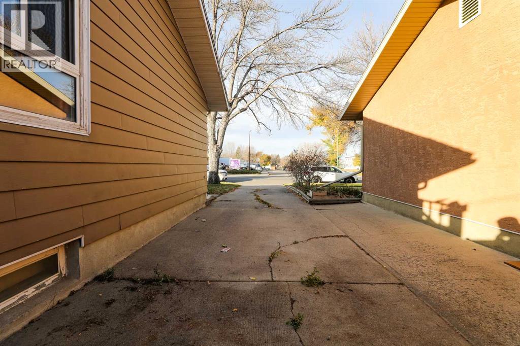 739 23 Street N, Lethbridge — photo 32