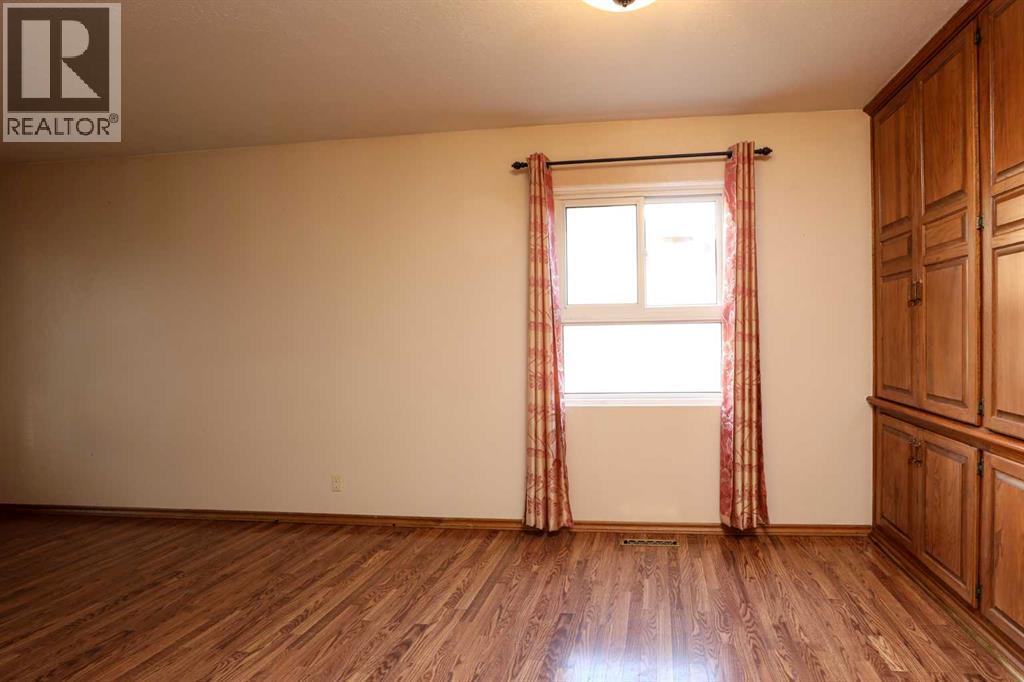 739 23 Street N, Lethbridge — photo 8