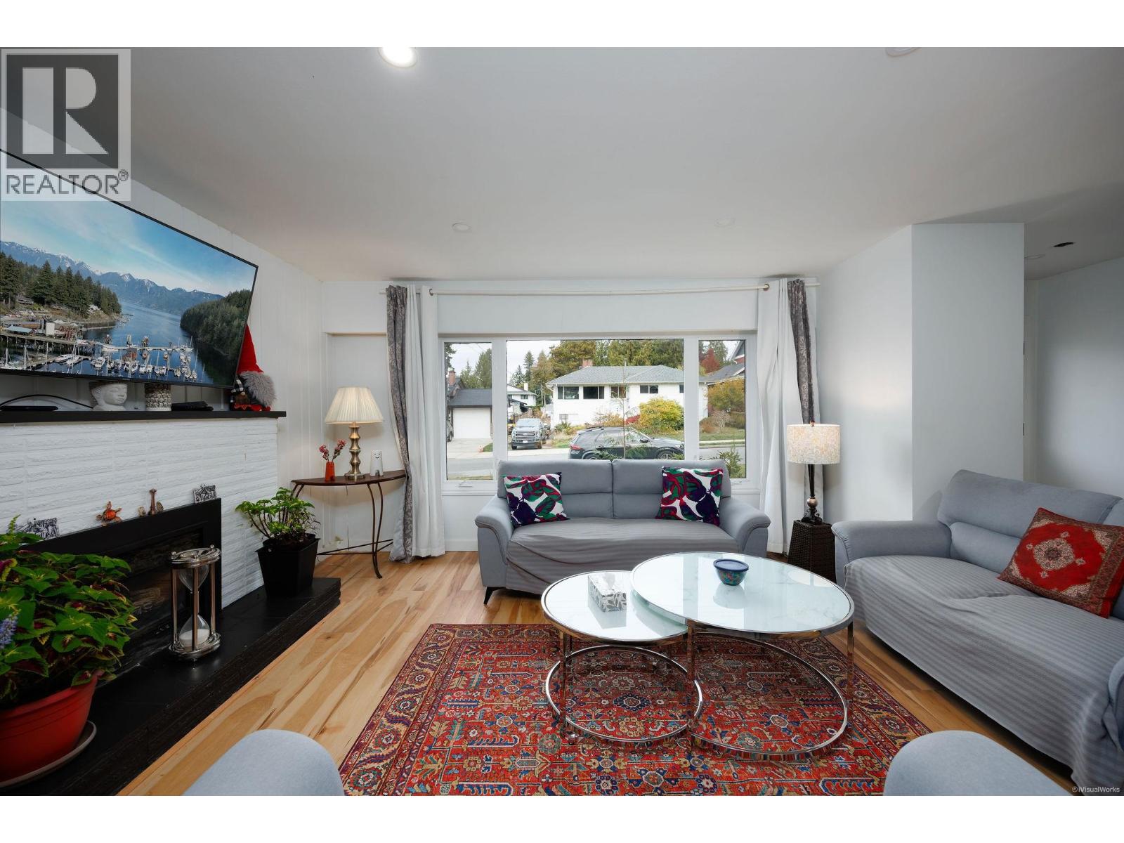 724 Accacia Avenue, Coquitlam — photo 2