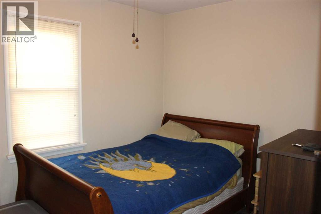 106 3rd Street, Picture Butte — photo 9