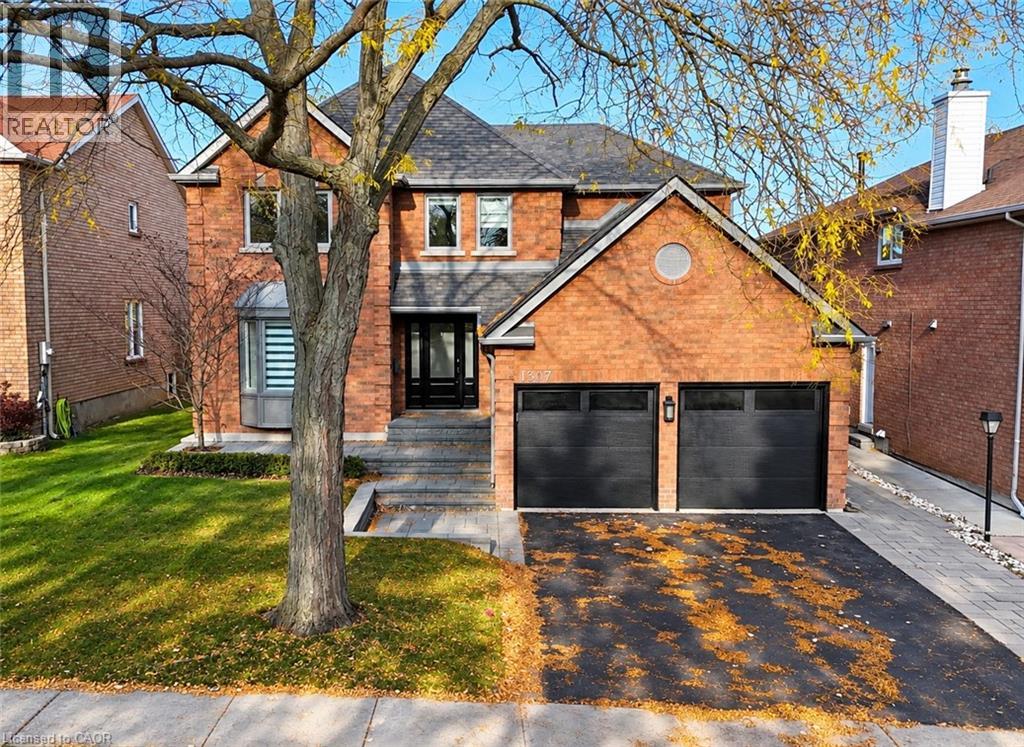 1307 SADDLER Circle, Oakville