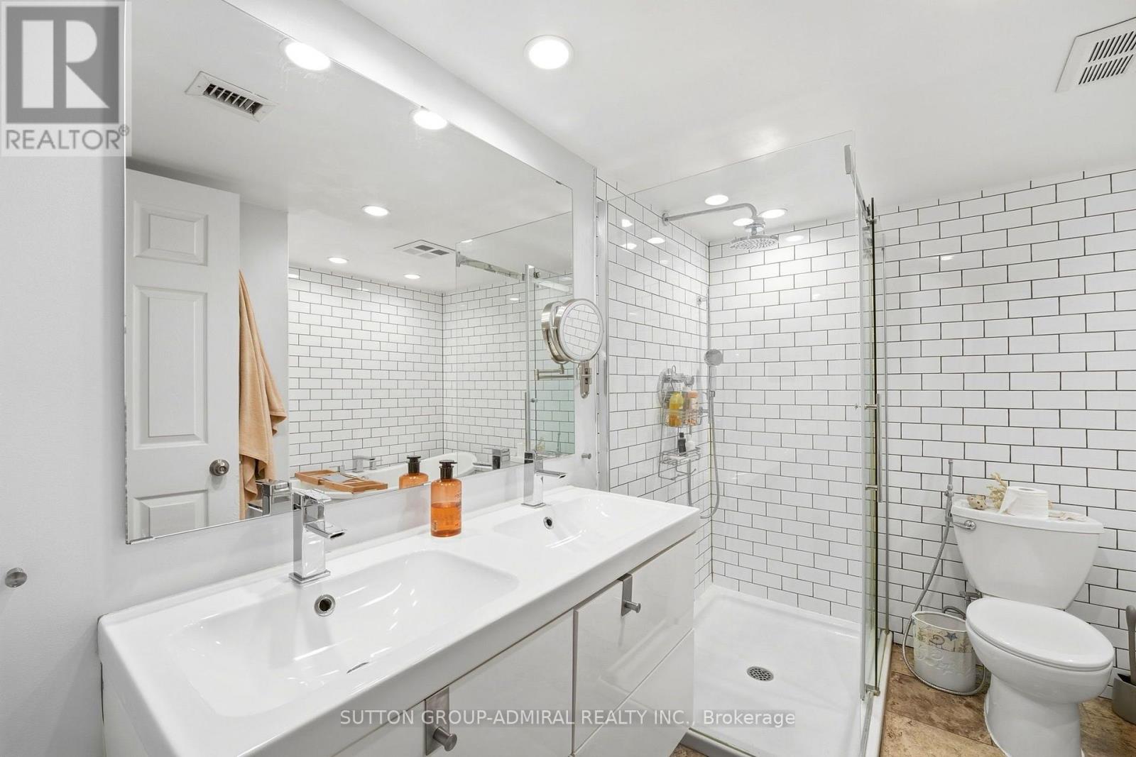 #27 89 LILLIAN STREET - 18
