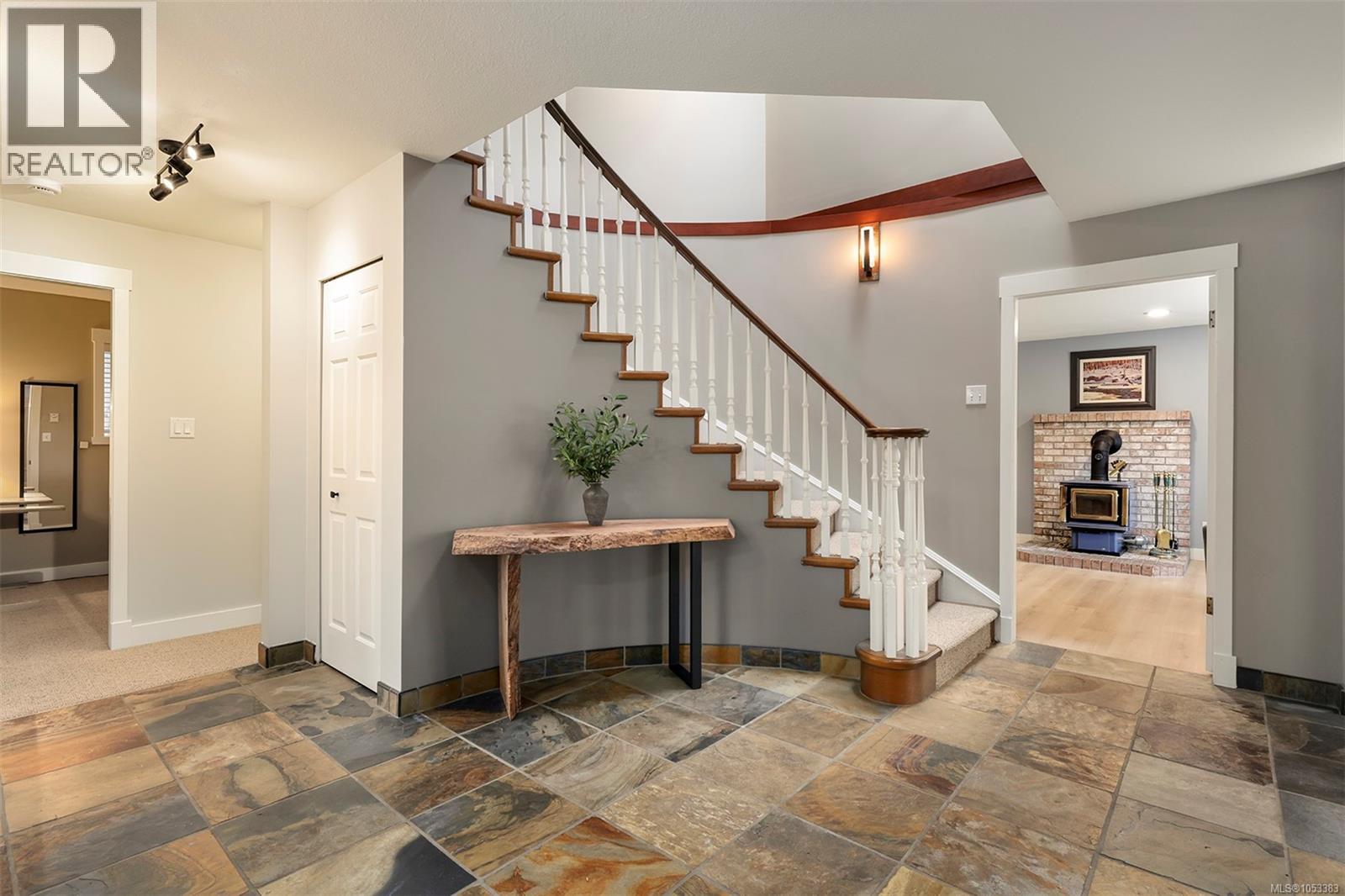 1225 Walter Gage St, Comox