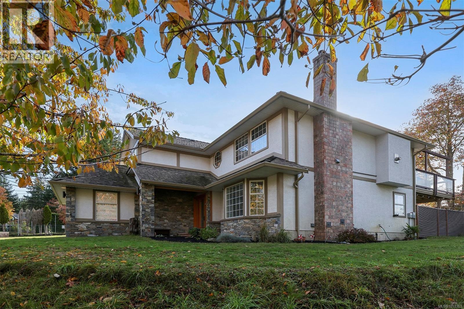 1225 Walter Gage St, Comox