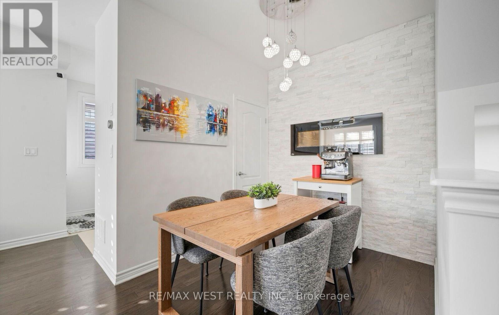 #22 636 EVANS AVENUE - 13