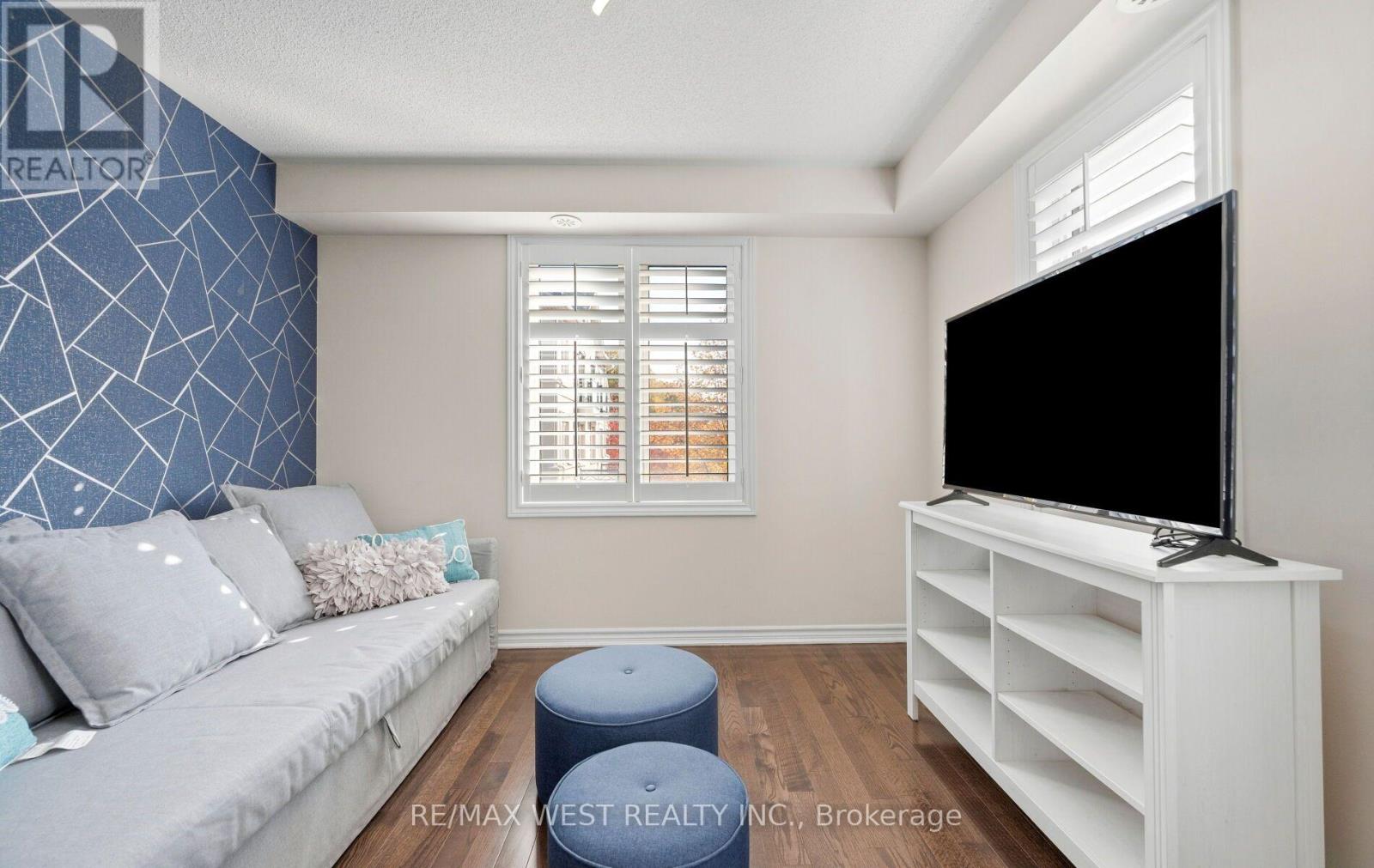 #22 636 EVANS AVENUE - 19