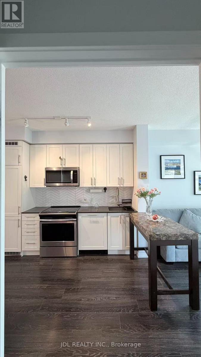 1106 - 4085 PARKSIDE VILLAGE DRIVE, Mississauga (Creditview)