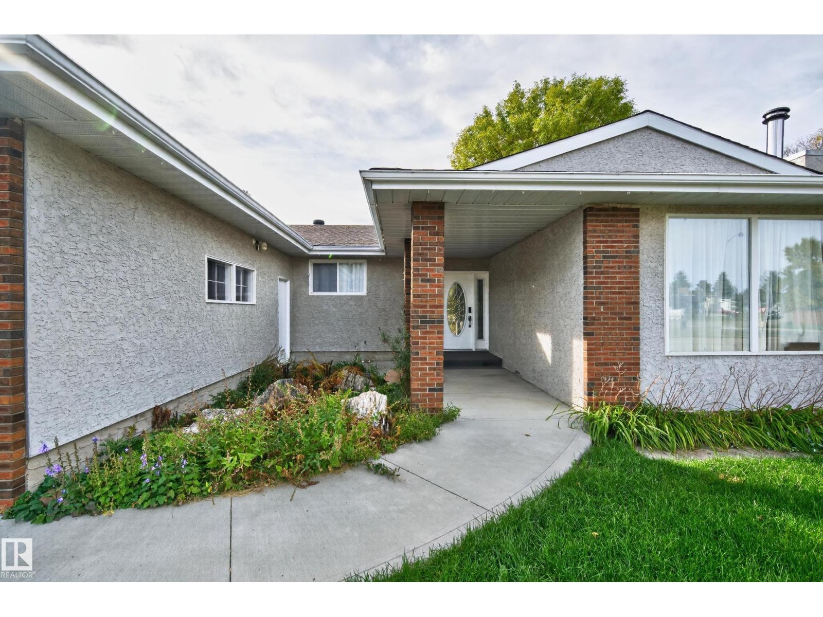 109 EVERGREEN CR, Wetaskiwin — photo 2
