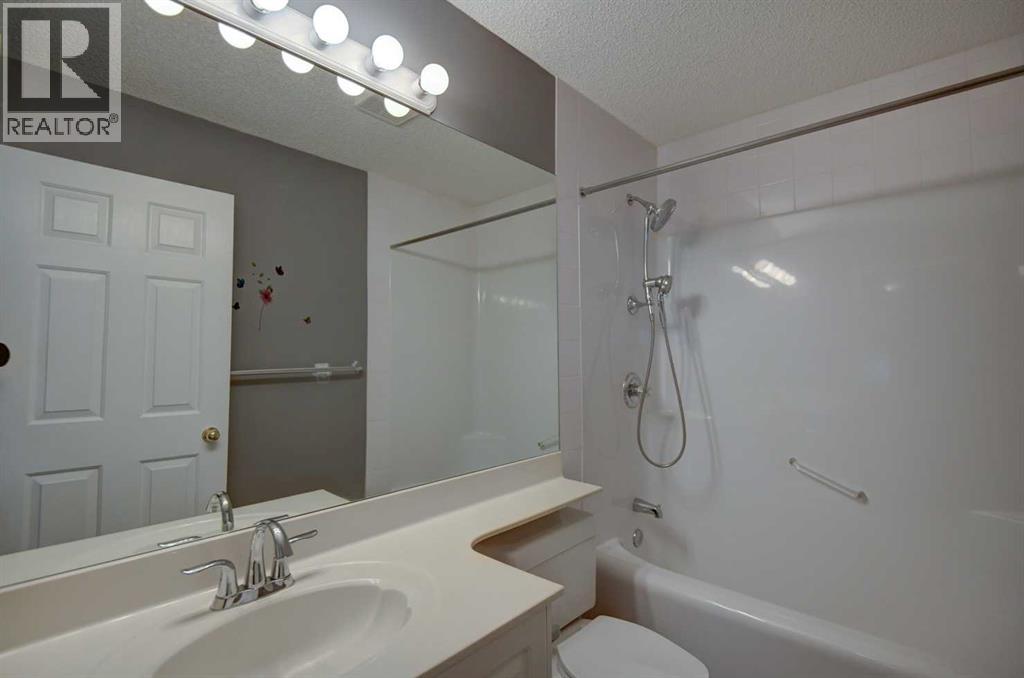 109 Bridlecreek Green SW, Calgary — photo 17