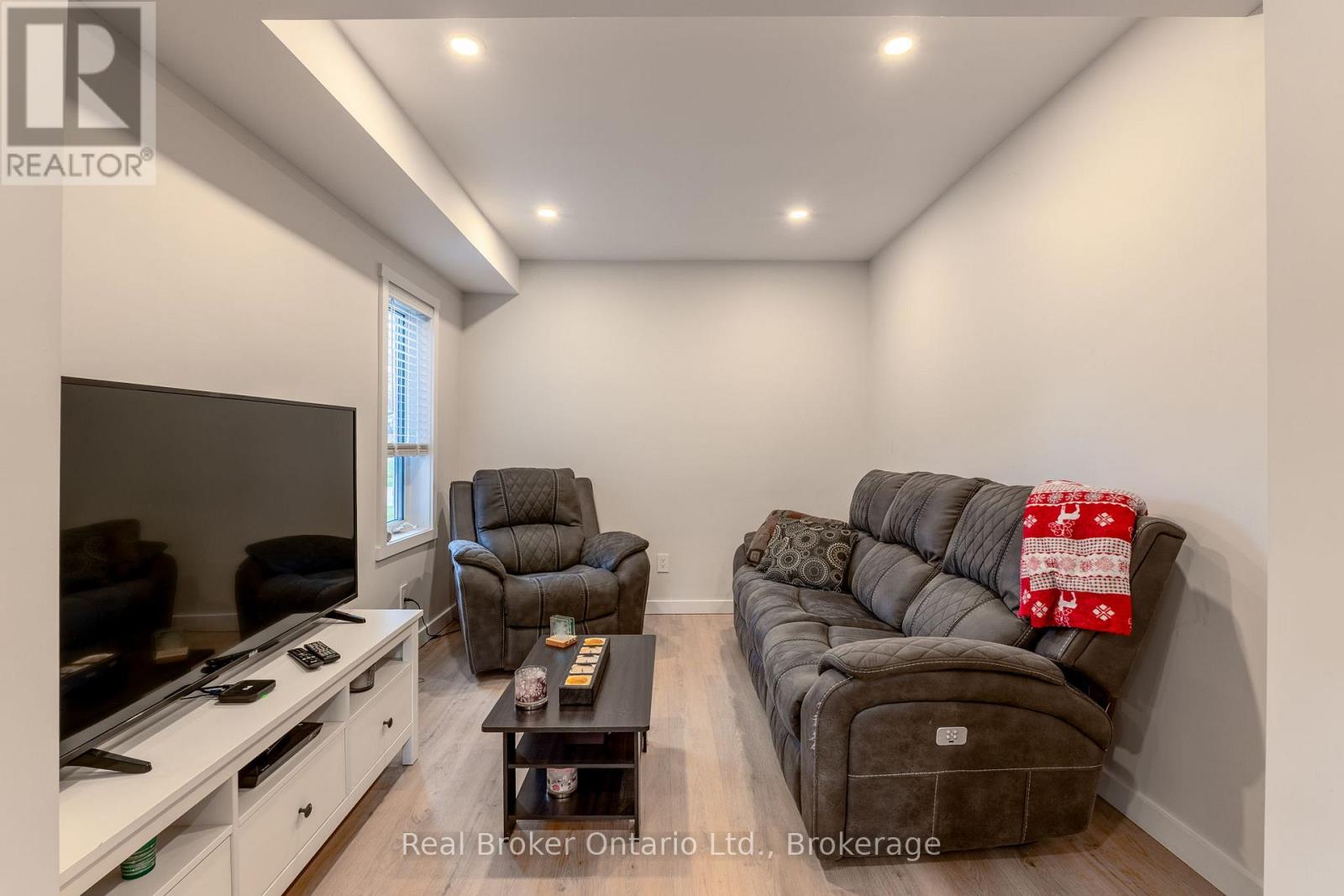 38 CHRISTIE CRESCENT, Barrie (Letitia Heights) — photo 11