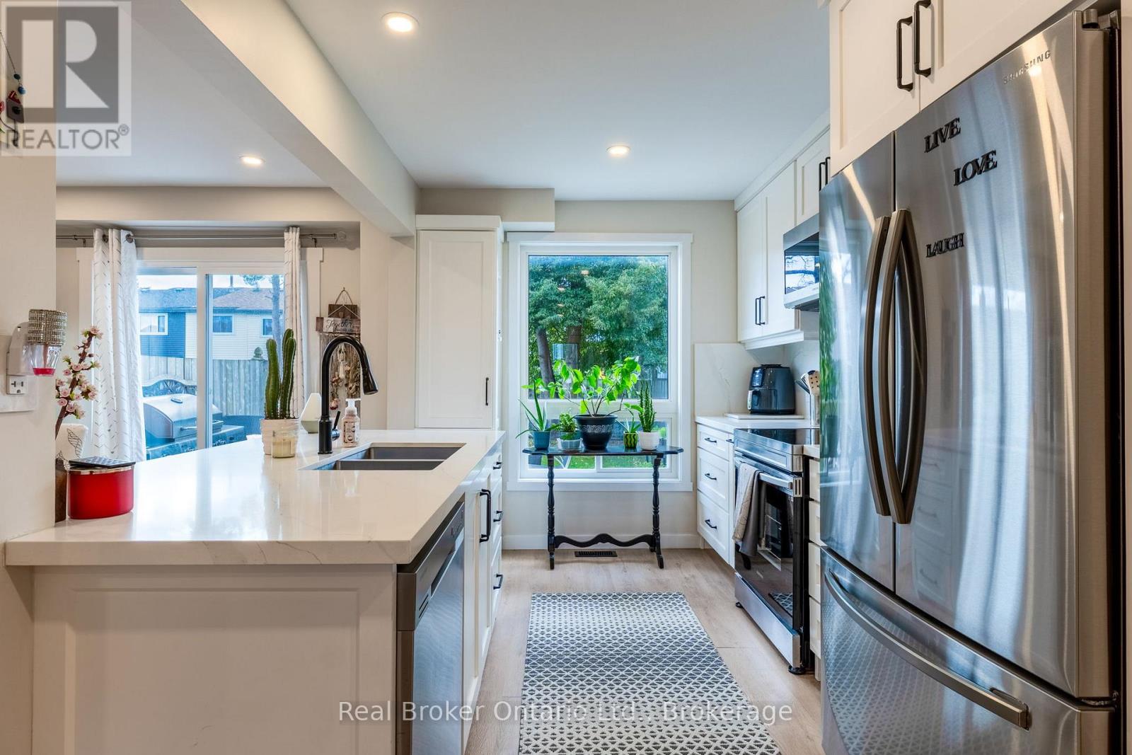 38 CHRISTIE CRESCENT, Barrie (Letitia Heights) — photo 5