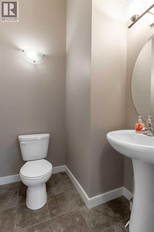 144 CLYDESDALE Way, Cochrane — photo 32