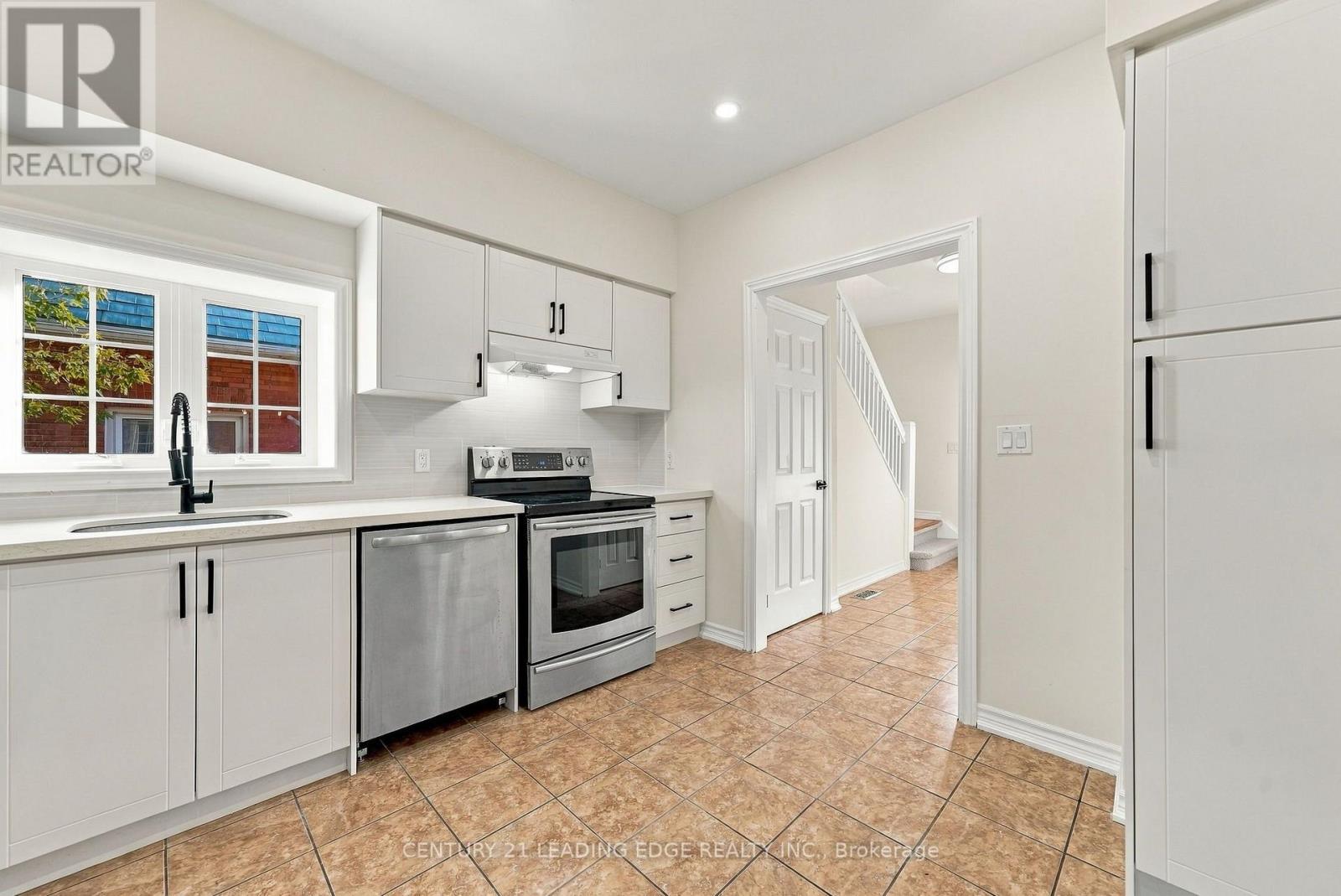 89 PARK ROAD S - 17