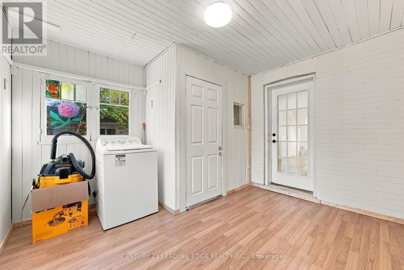 89 PARK ROAD S - 26