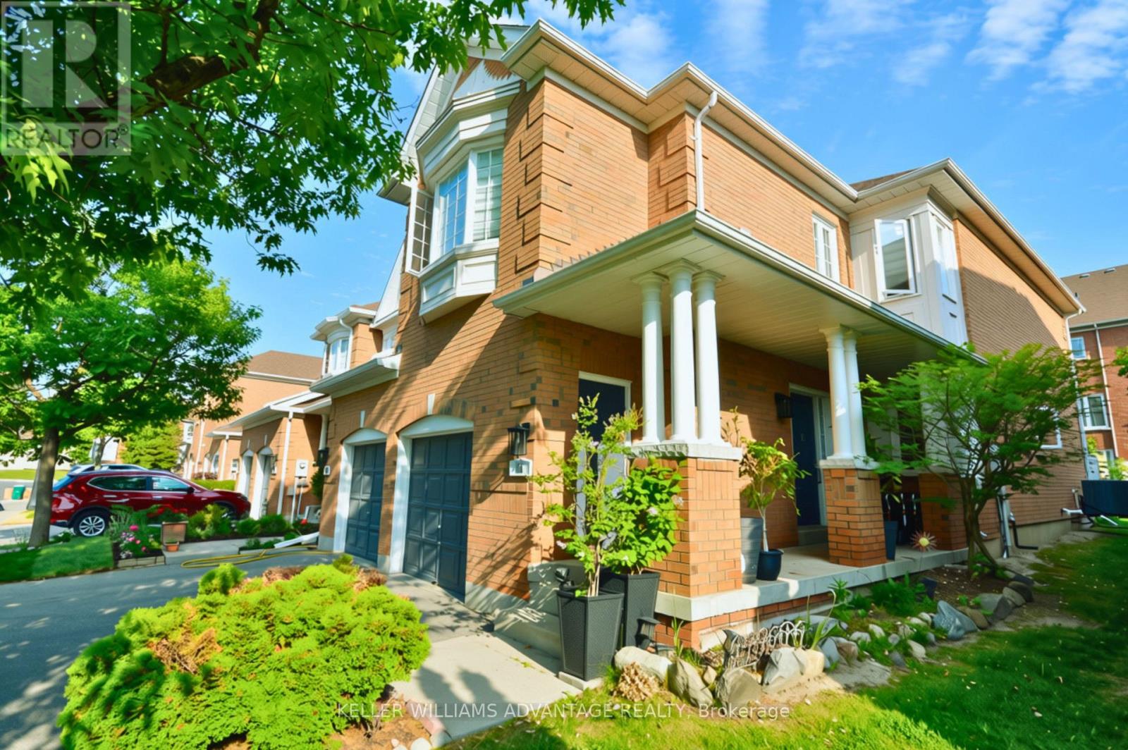 11 - 190 HARDING BOULEVARD W, Richmond Hill (North Richvale) — photo 2