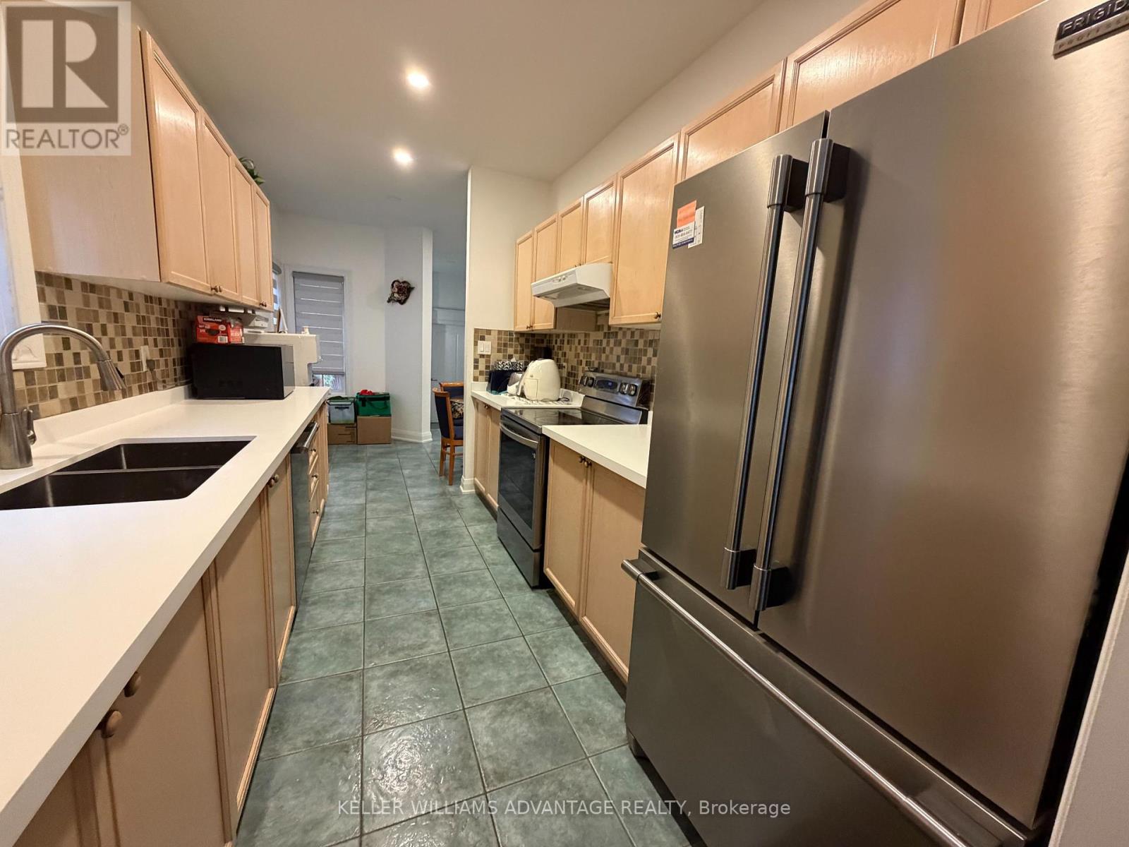 11 - 190 HARDING BOULEVARD W, Richmond Hill (North Richvale) — photo 5