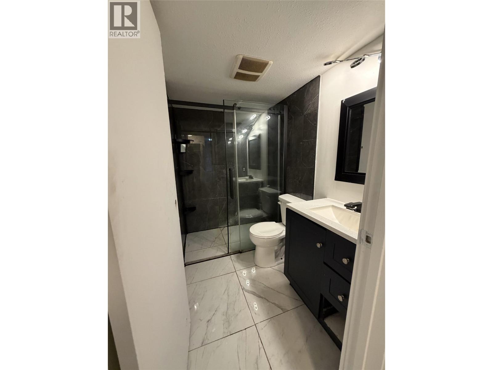 135 3842 Gordon Drive, Kelowna