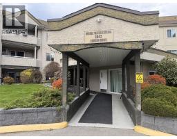135 3842 Gordon Drive, Kelowna