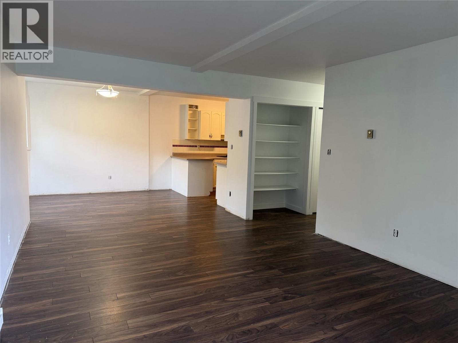 135 3842 Gordon Drive, Kelowna