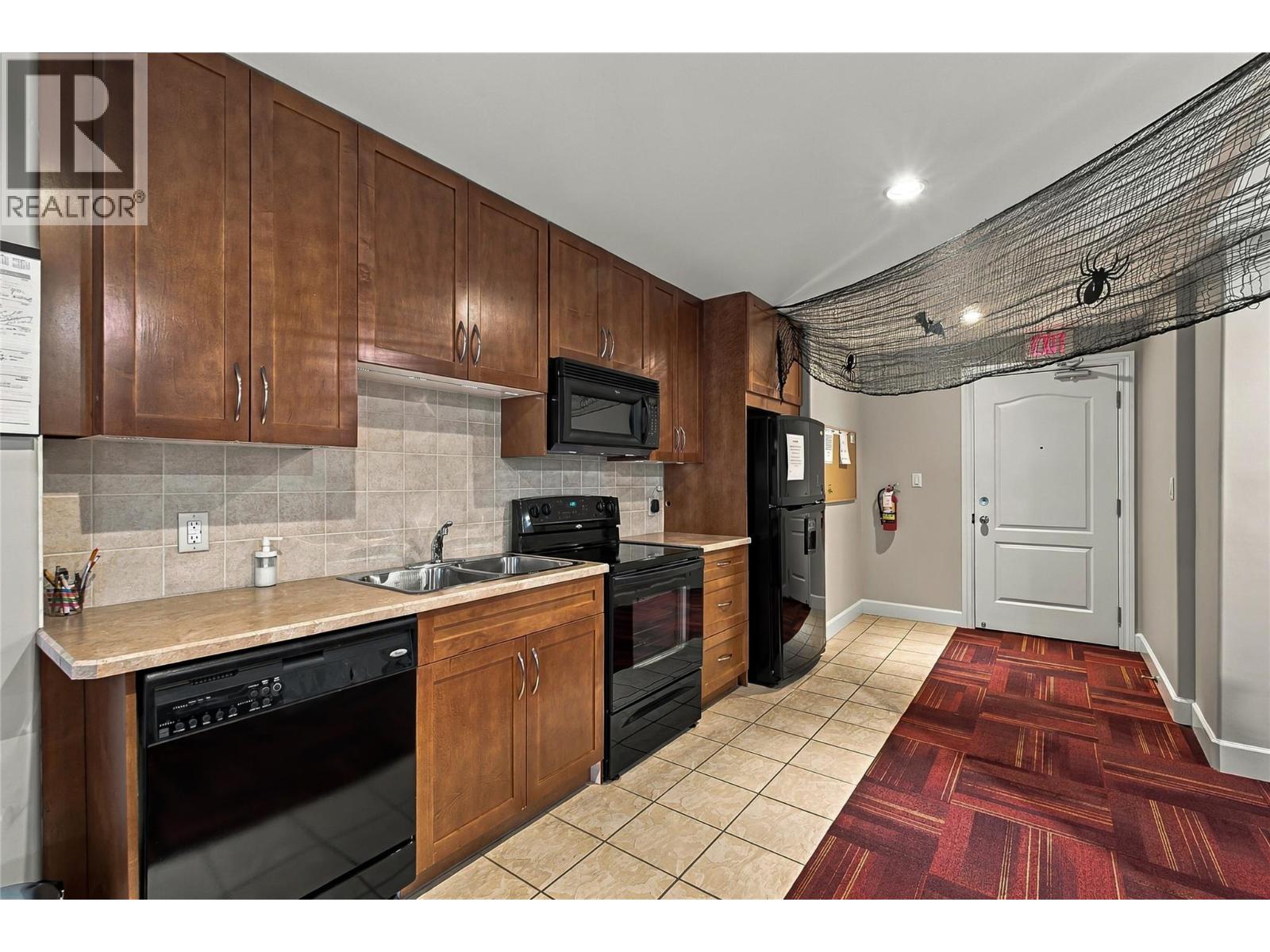 205 1947 Underhill Street, Kelowna