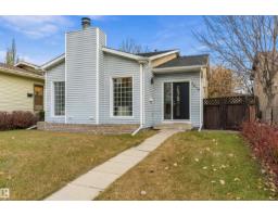 Bi-level home in Kiniski Gardens