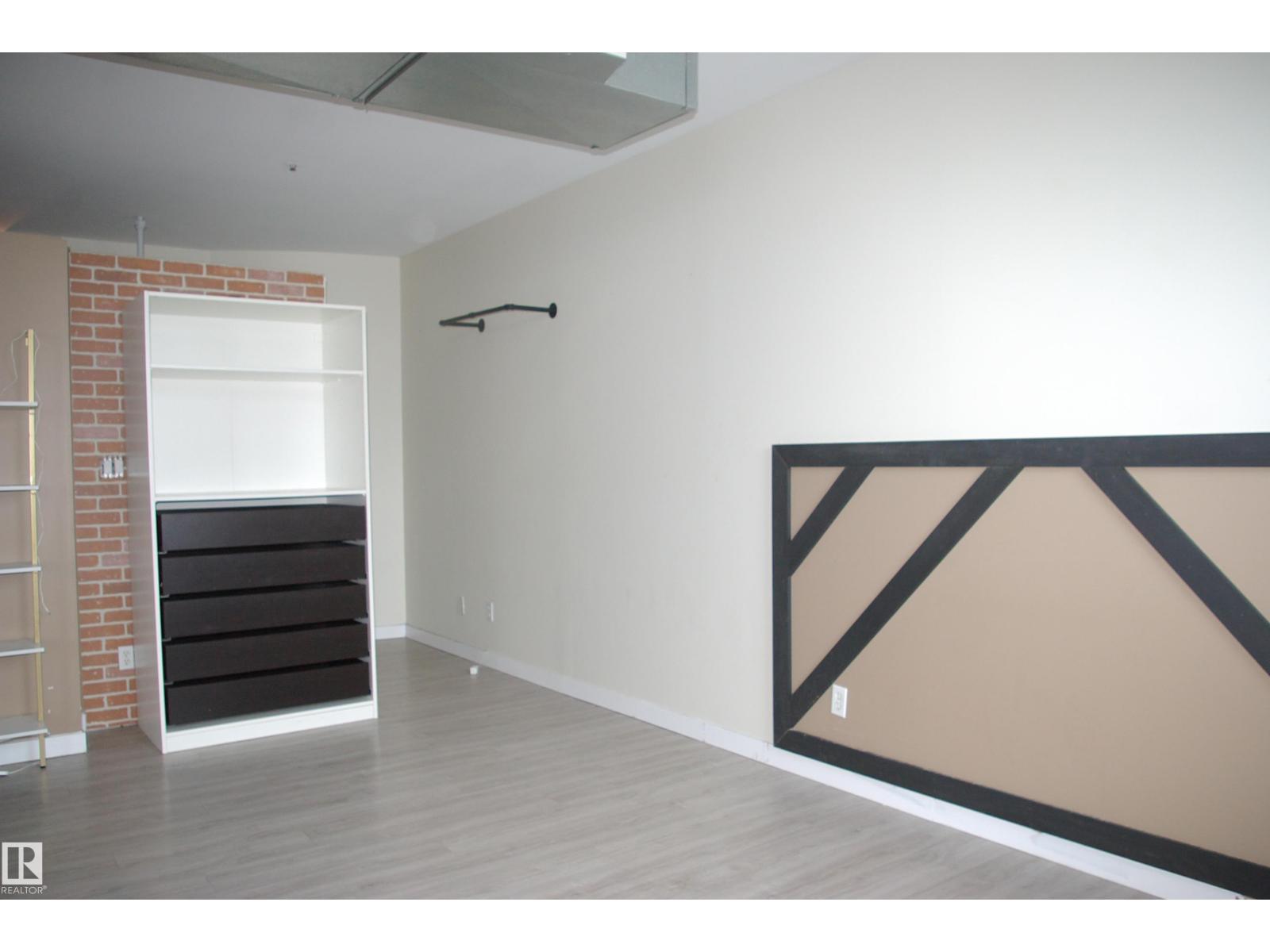 Property photograph 11 for MLS E4514758