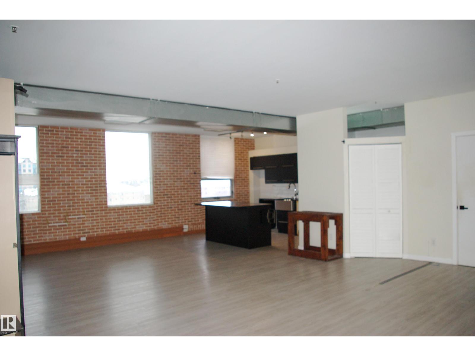 Property photograph 5 for MLS E4514758