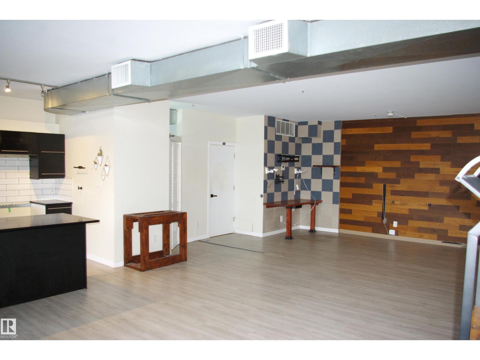 Property photograph 6 for MLS E4514758