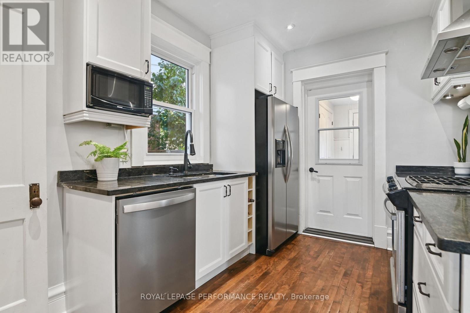 52 Marlowe Crescent