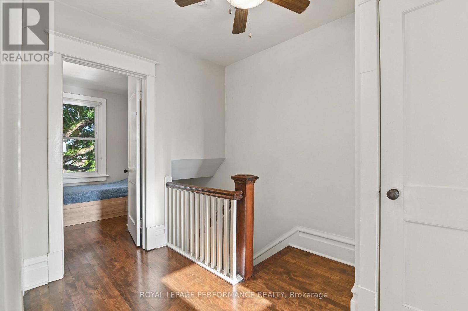 52 Marlowe Crescent