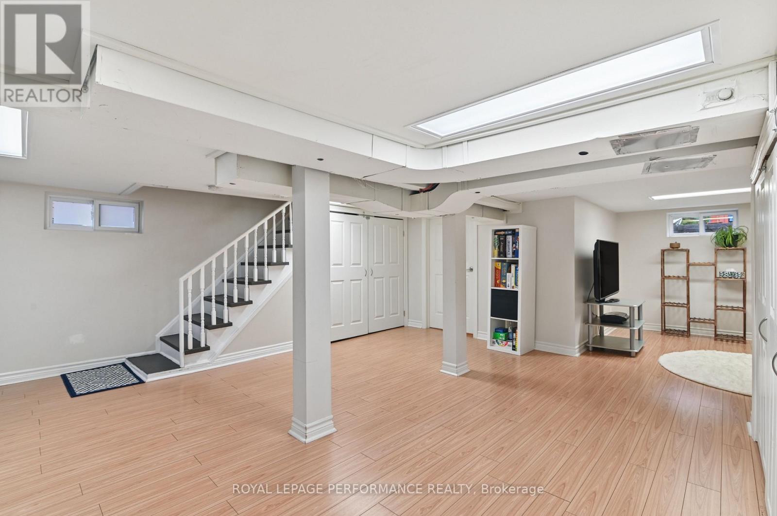 52 Marlowe Crescent