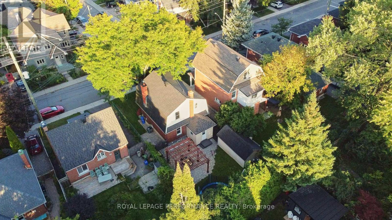 52 Marlowe Crescent