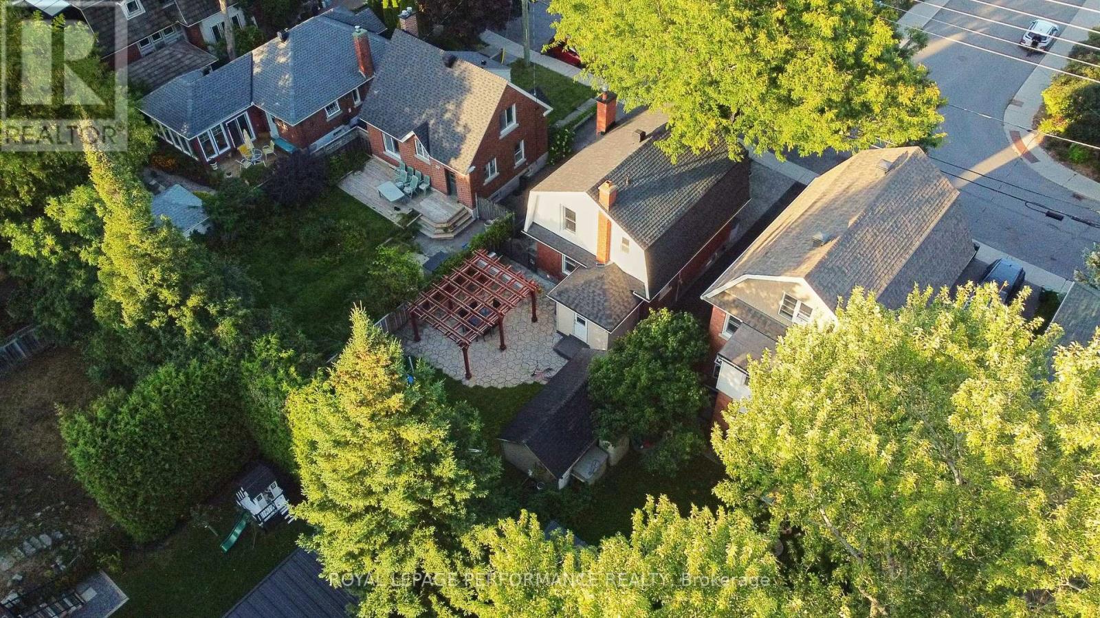 52 Marlowe Crescent