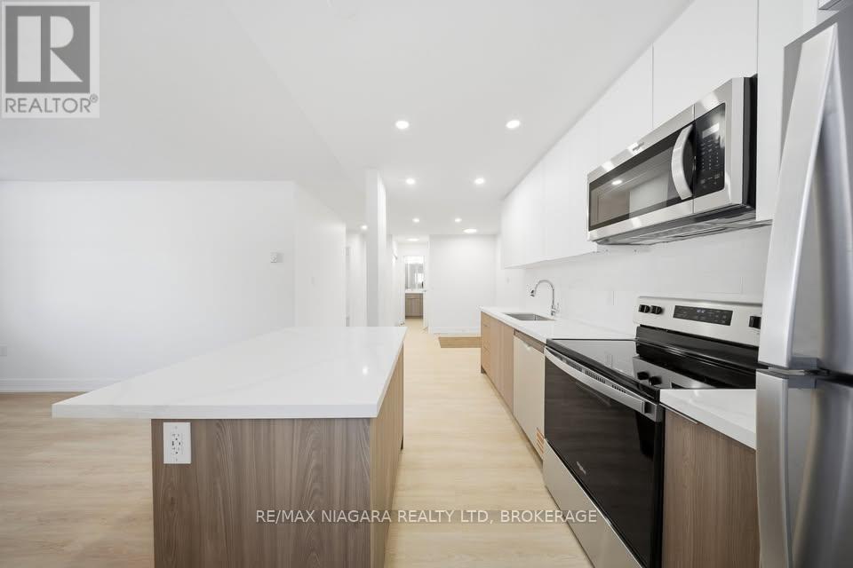 301 - 25 DOWNES AVENUE, Prince Edward County (Picton Ward)