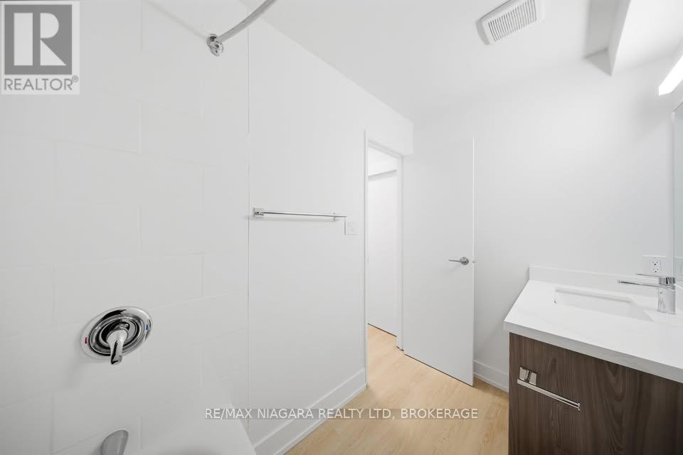 301 - 25 DOWNES AVENUE, Prince Edward County (Picton Ward) — photo 6