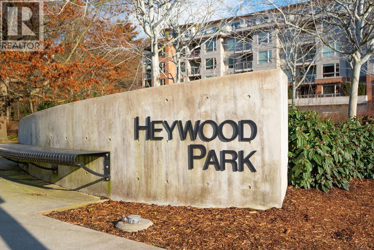 403 1061 Marine Drive, North Vancouver — photo 24