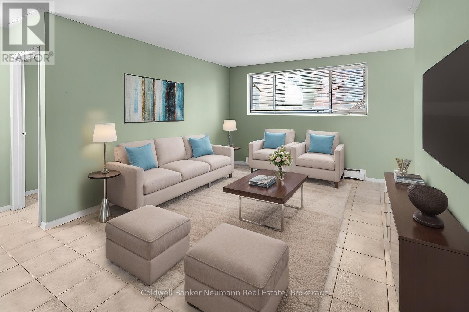 3 - 8 DELAWARE AVENUE, Guelph (Victoria North)