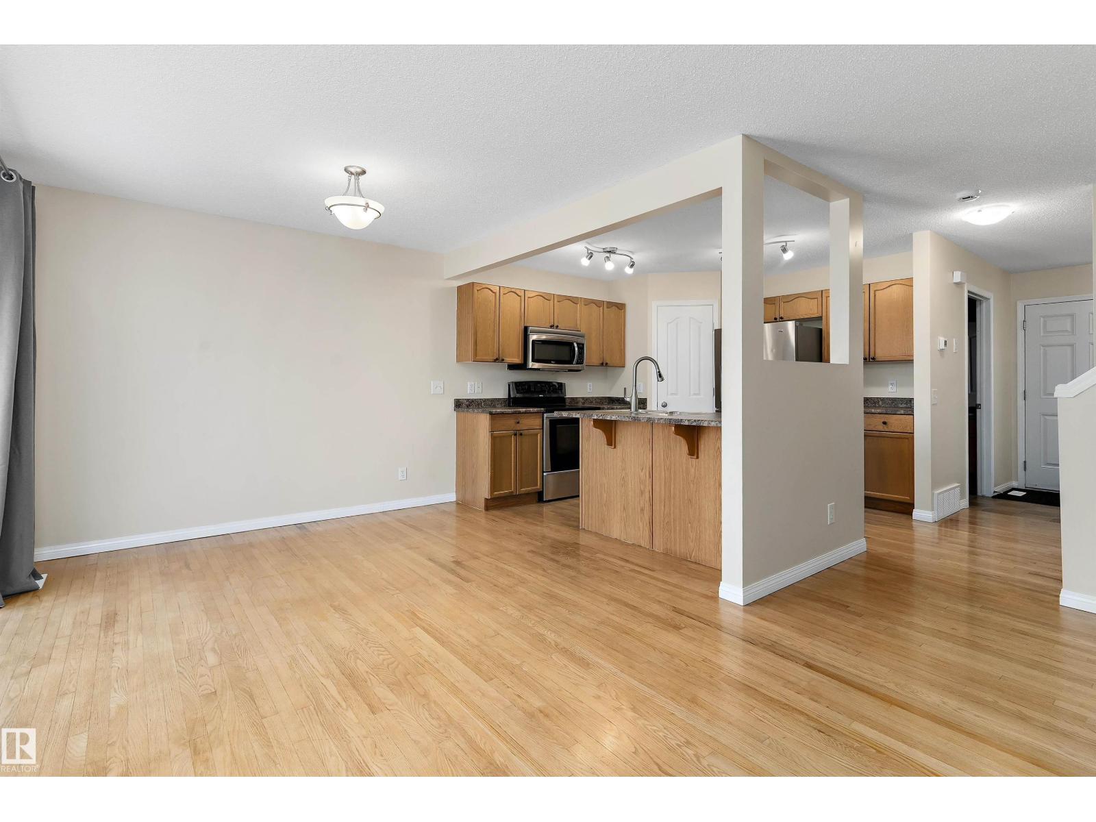 Property photograph 11 for MLS E4514763