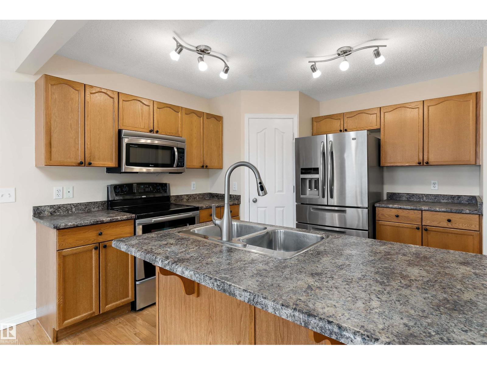 Property photograph 9 for MLS E4514763