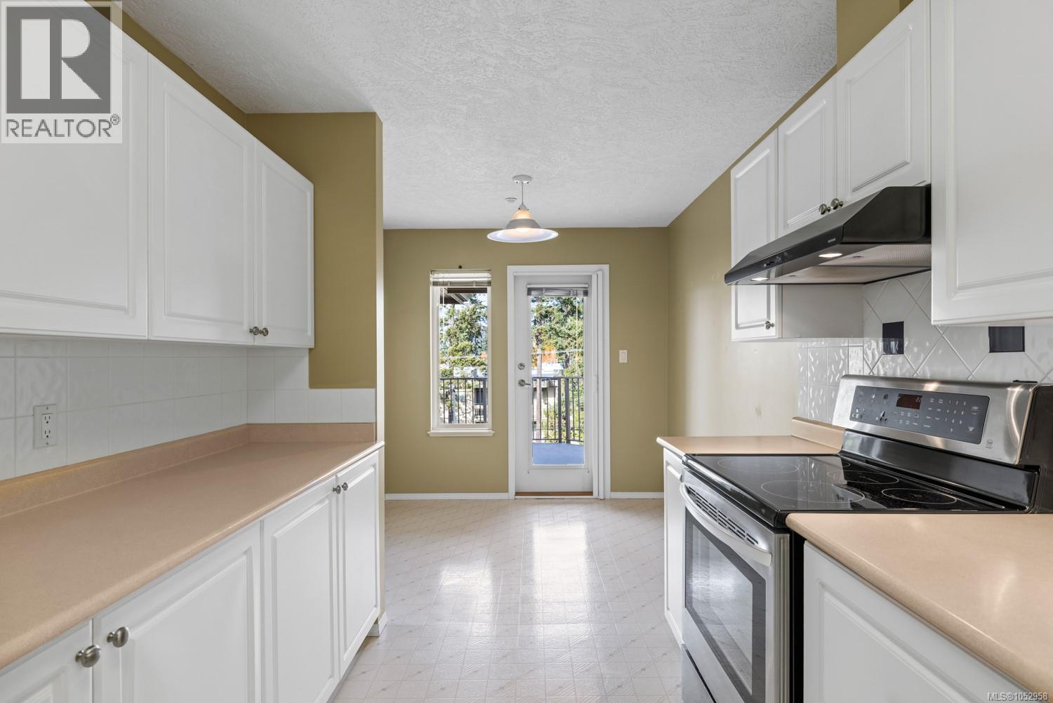 #301 354 Morison Ave - 17