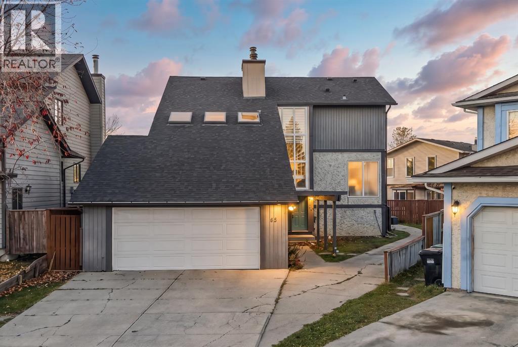 32 Castleglen Court NE, Calgary, Alberta, T3J2B8