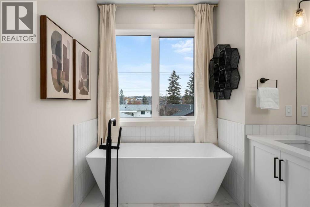 7712 36 Avenue NW, Calgary — photo 19